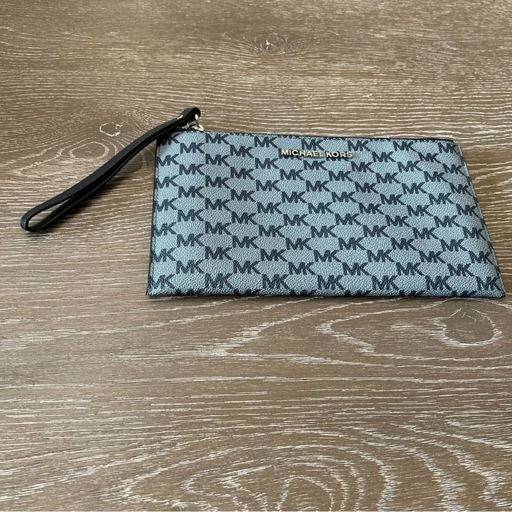 Michael Kors Blue Wristlet - Picture 4 of 8